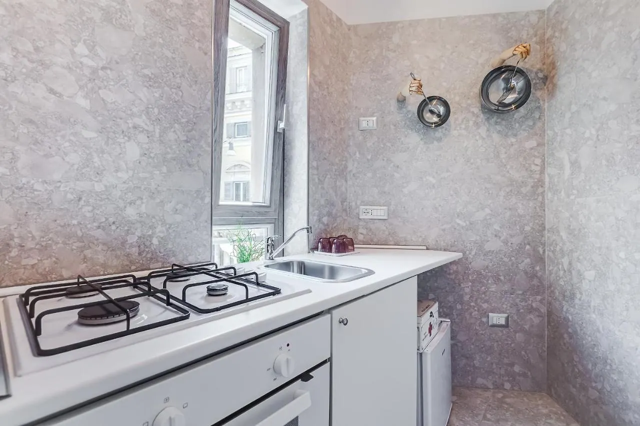 Apartment Trevi Fountain - New! - Your Italian Holidays Rom