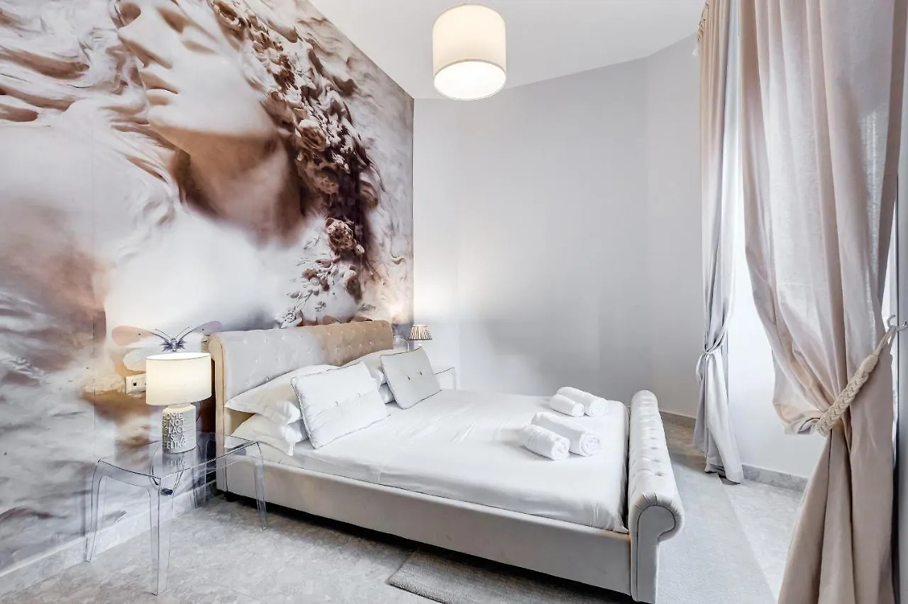 Apartment Trevi Fountain - New! - Your Italian Holidays Rom