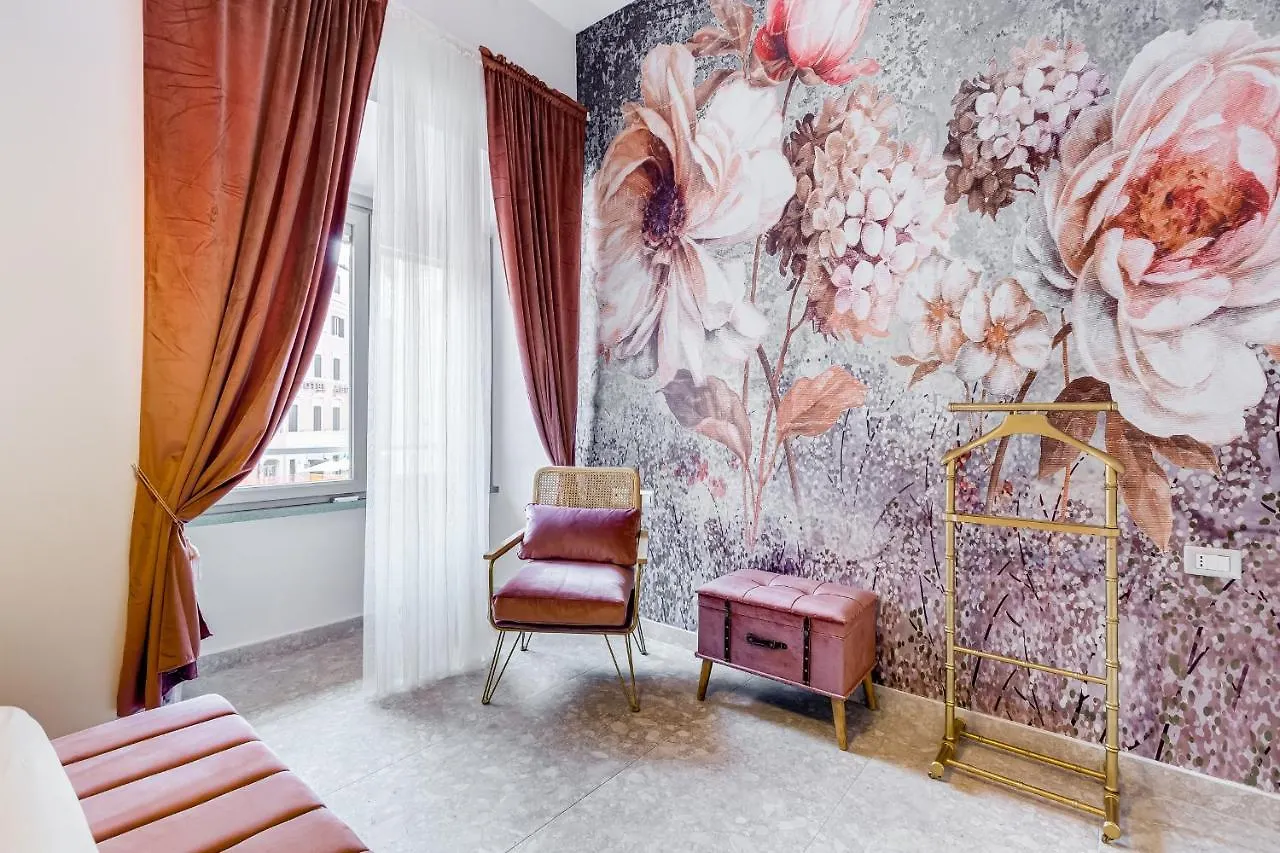 Apartment Trevi Fountain - New! - Your Italian Holidays Rom Italien
