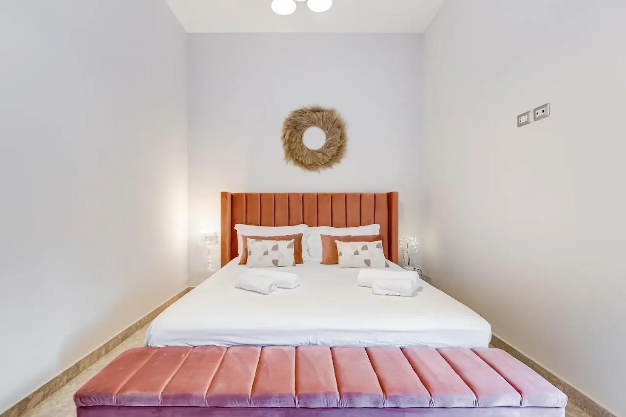 Apartment Trevi Fountain - New! - Your Italian Holidays Rome