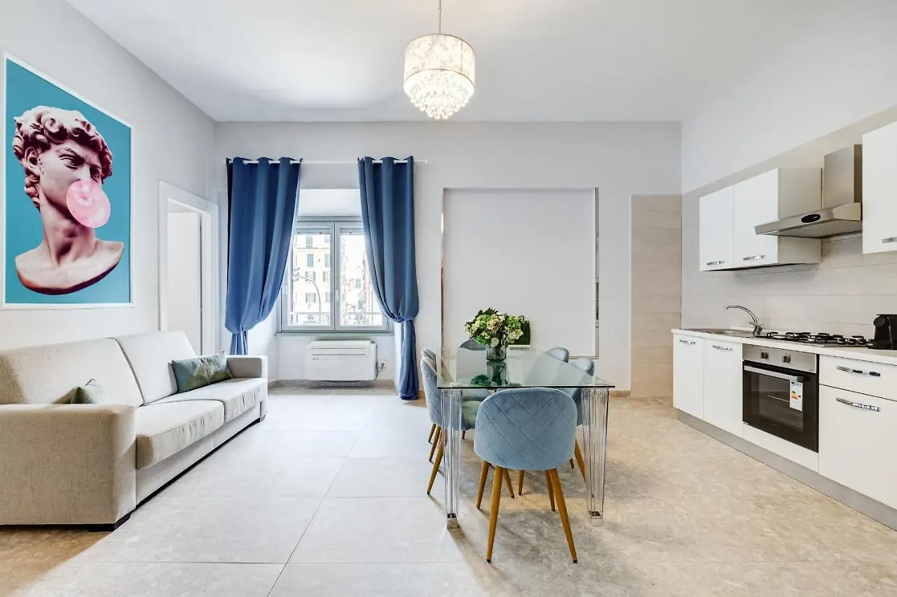Apartment Trevi Fountain - New! - Your Italian Holidays Rome