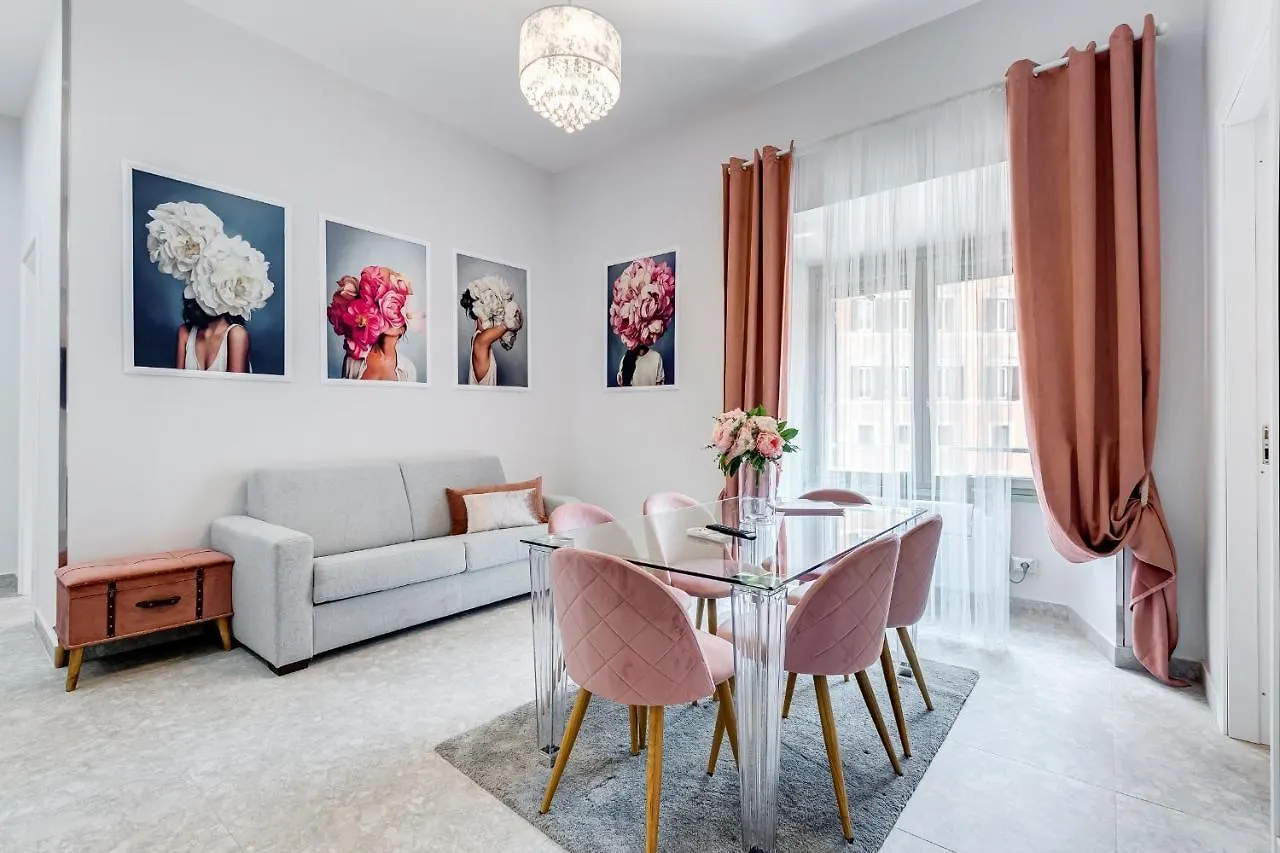 Apartment Trevi Fountain - New! - Your Italian Holidays Rome Italy