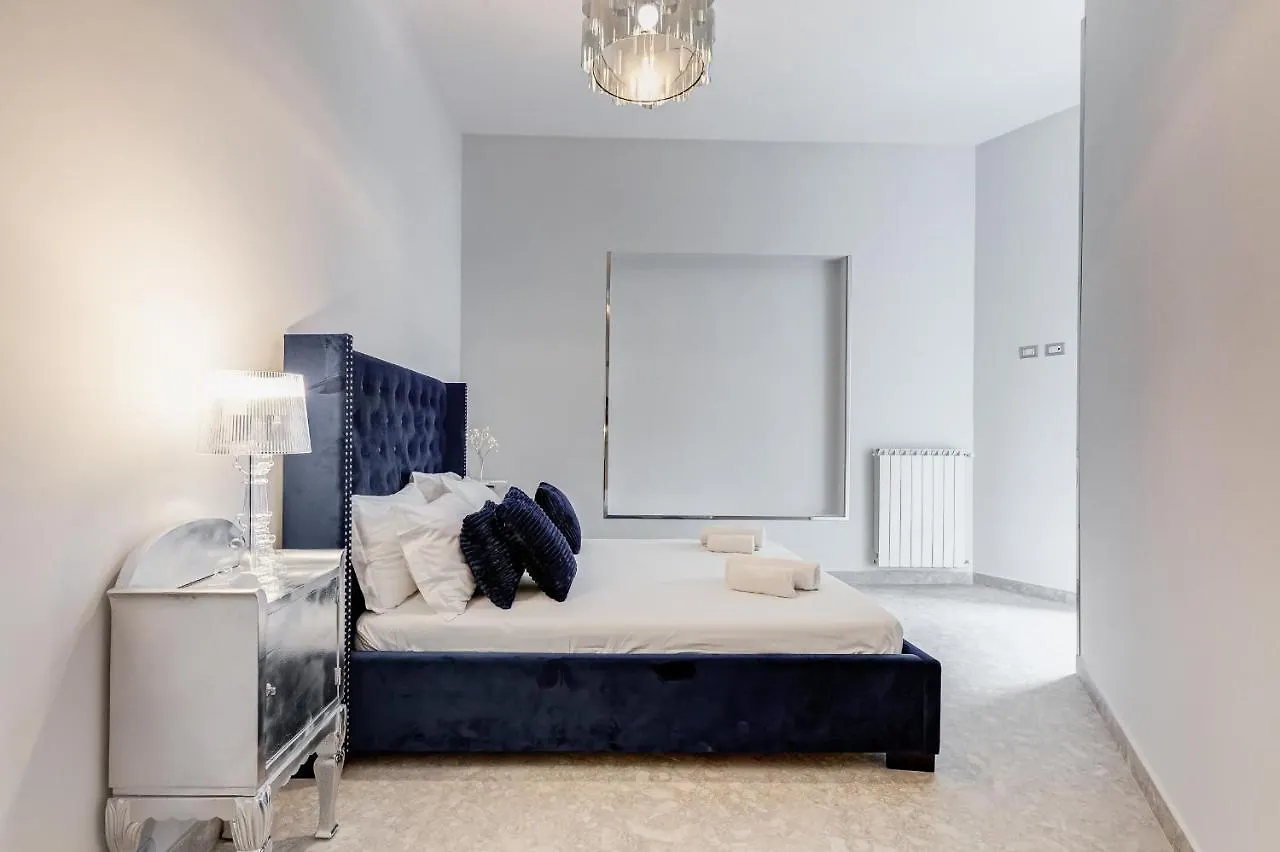 Apartment Trevi Fountain - New! - Your Italian Holidays Rome